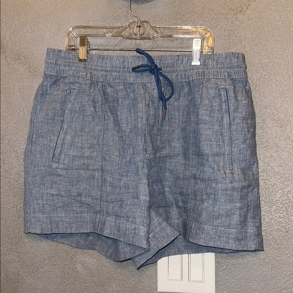 Athleta Linen Light Blue Shorts with Zipper Pockets